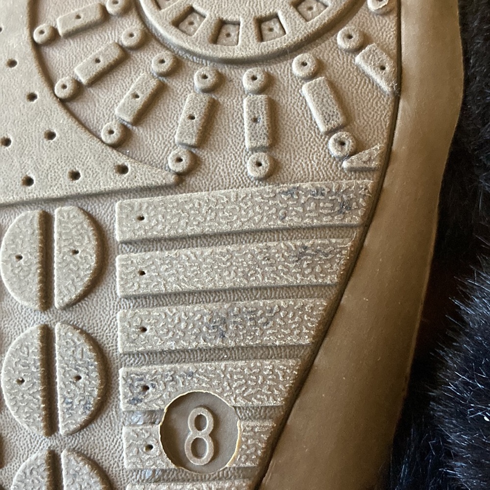 BearPaw Analia fuzzy sandals - Picture 8 of 12